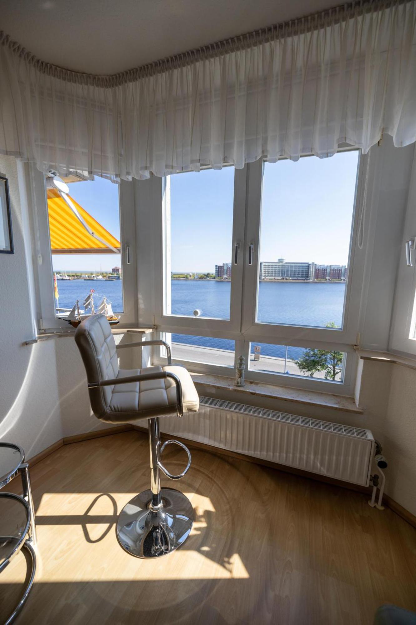 Gemuetliche Ferienwohnung Mit Meerblick Direkt Am Hafen Wilhelmshaven Ngoại thất bức ảnh
